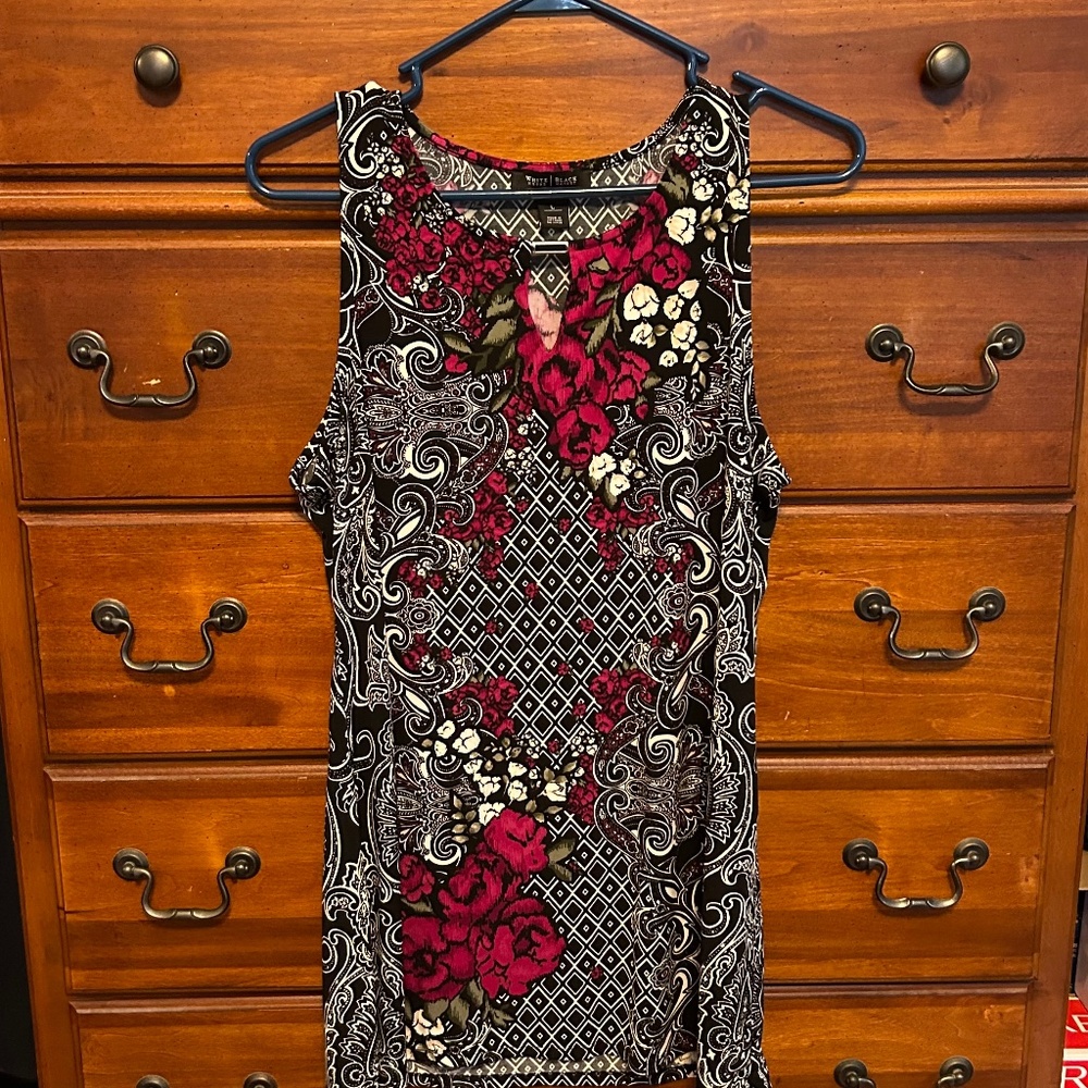 White House / Black Market Sleeveless Tunic